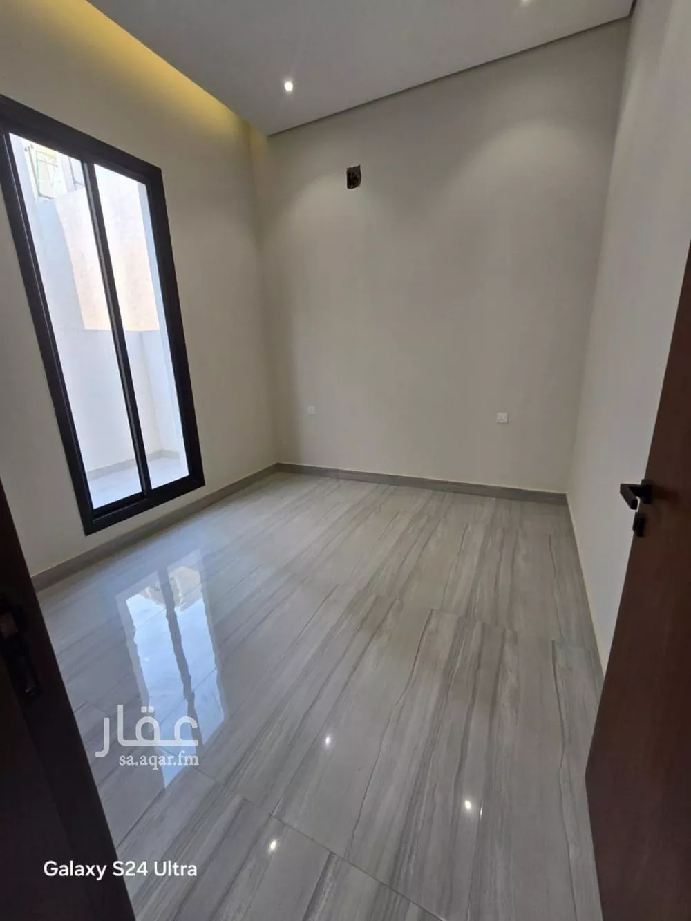 فيلا 4 غرف في النرجس 4