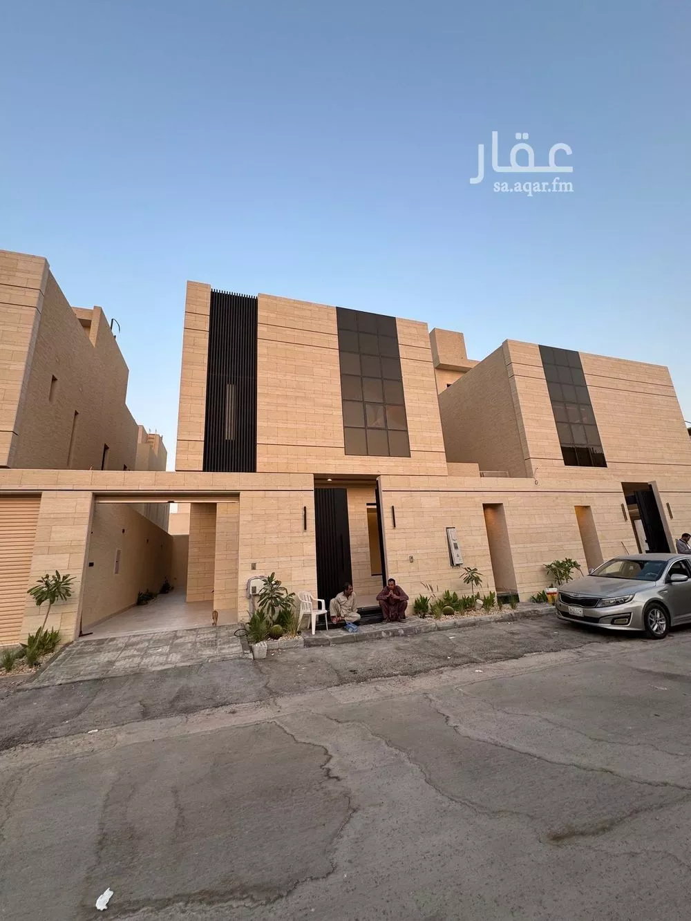 فيلا 4 غرف في العارض 11
