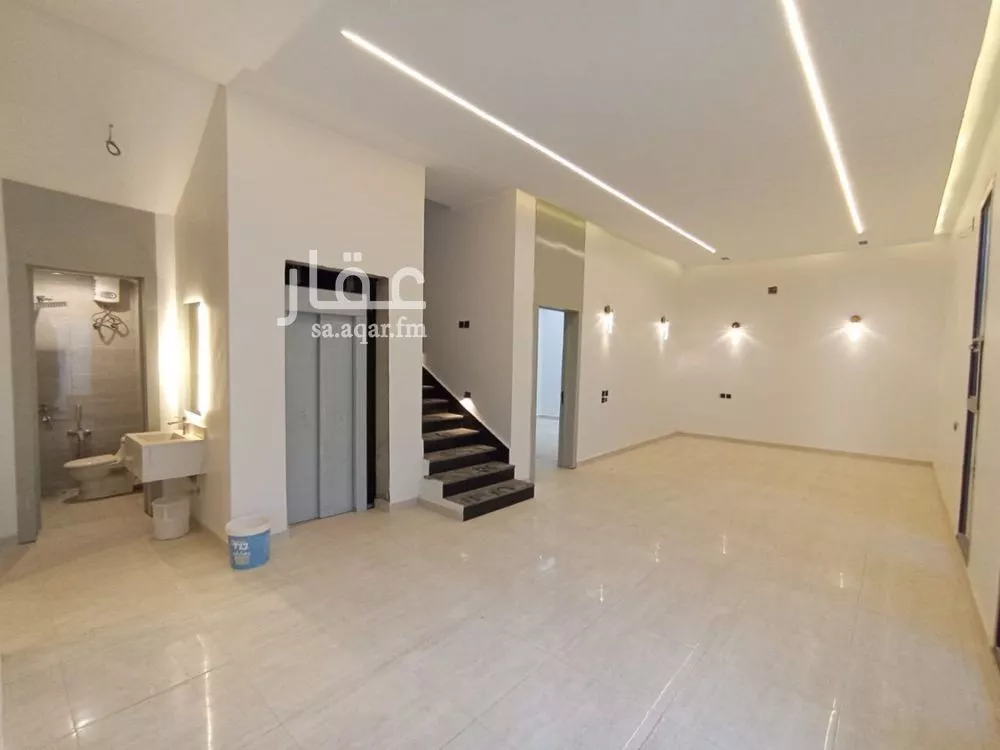5 bedroom villa in Ash Sharq 3