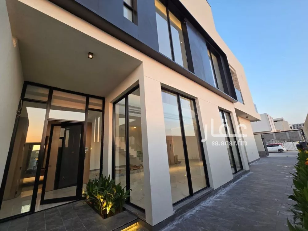 5 bedroom villa in Al Narjis 8
