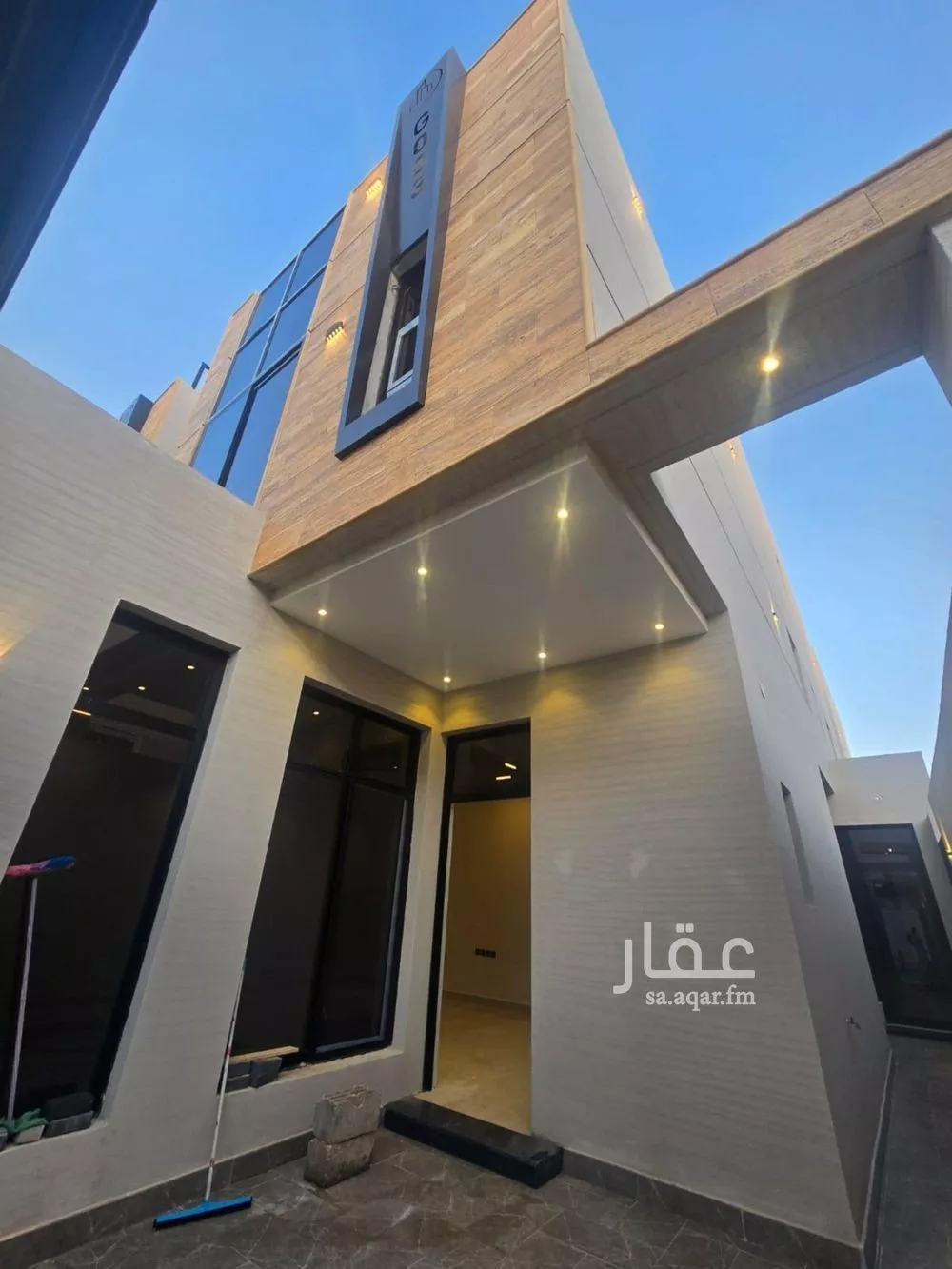 4 bedroom villa in Al Yarmouk 4