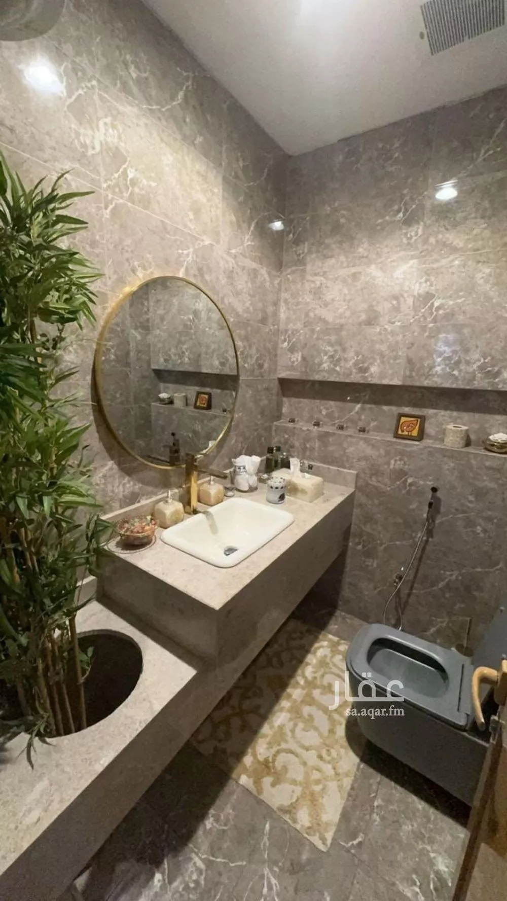 5 bedroom villa in Ishbiliyah 3