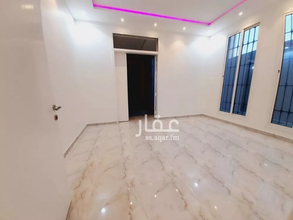 6 bedroom villa in Dhahrat Laban 11