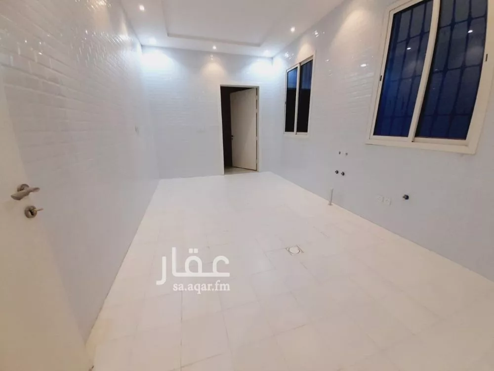 6 bedroom villa in Dhahrat Laban 18