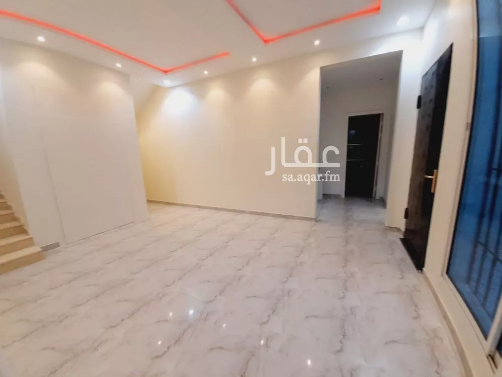 6 bedroom villa in Dhahrat Laban 7