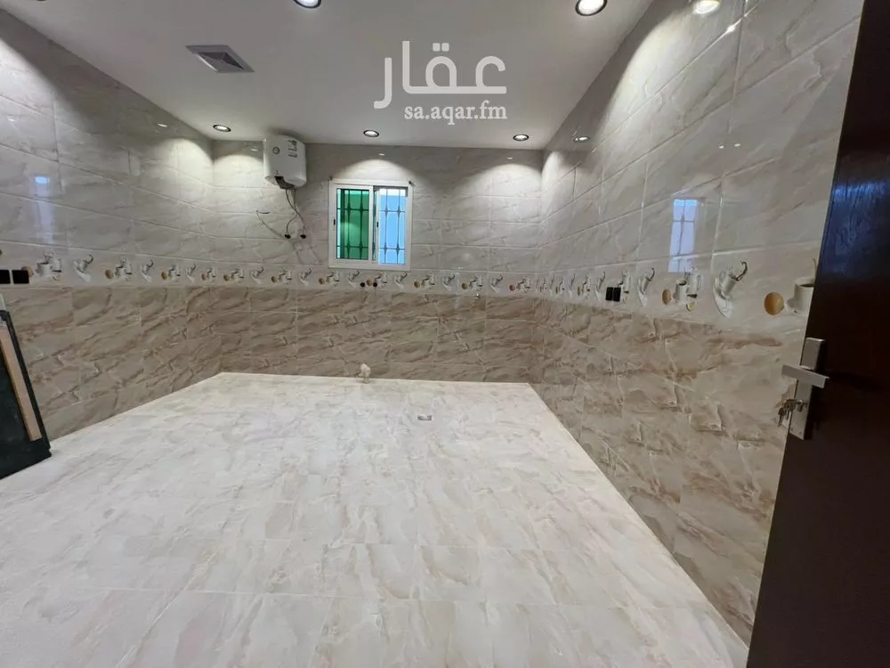 6 bedroom apartment in Dhahrat Laban 3