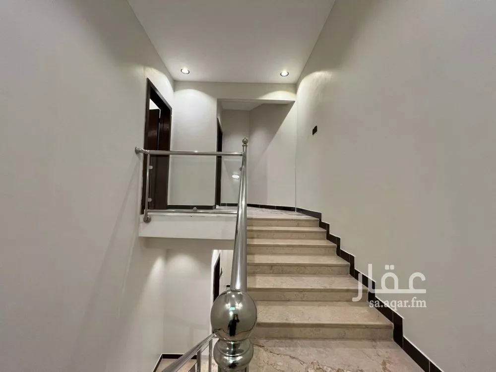 6 bedroom apartment in Dhahrat Laban 5
