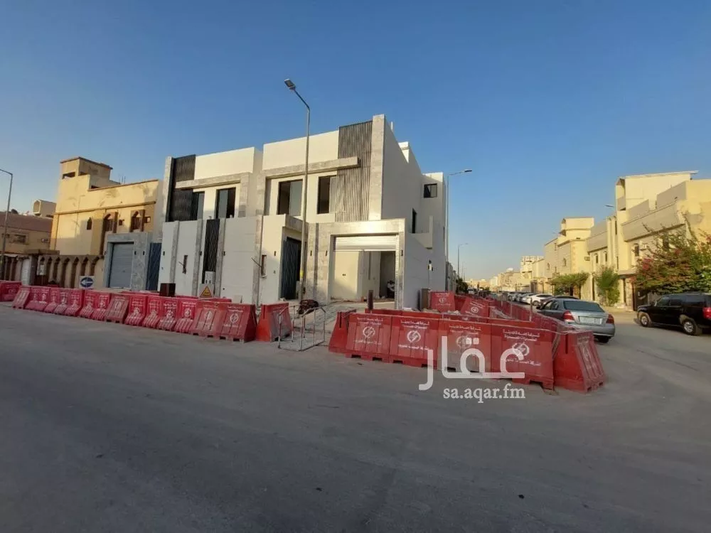 5 bedroom villa in Al Uraija Al Gharbiyah 2
