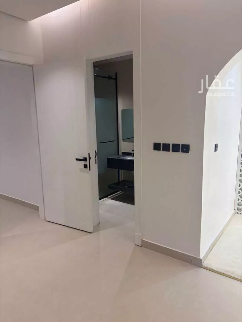 فيلا 5 غرف في النرجس 18