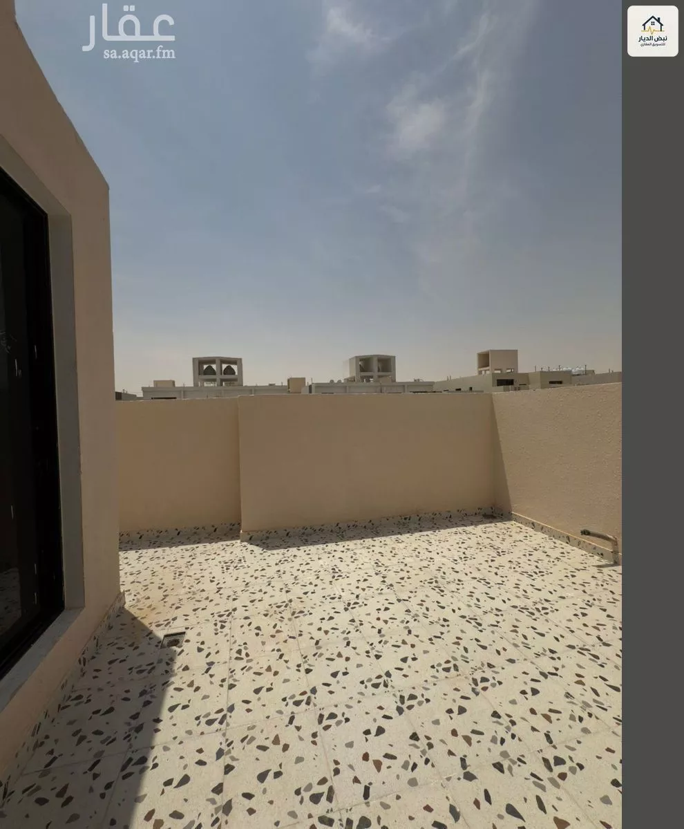 فيلا 5 غرف في طيبة 3