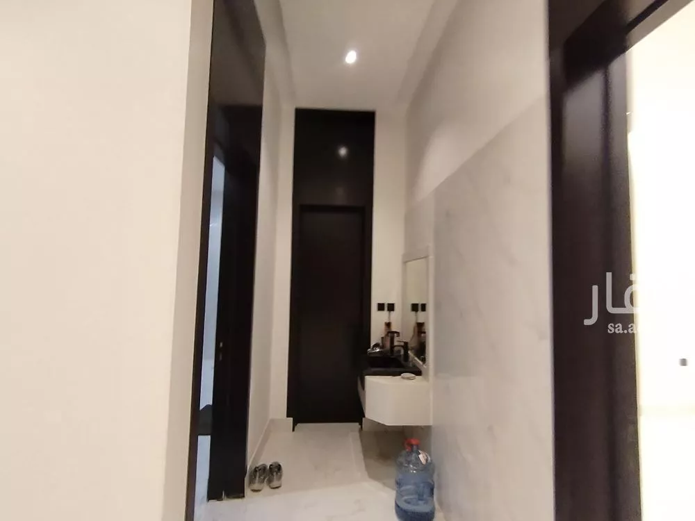 6 bedroom villa in Dhahrat Laban 16