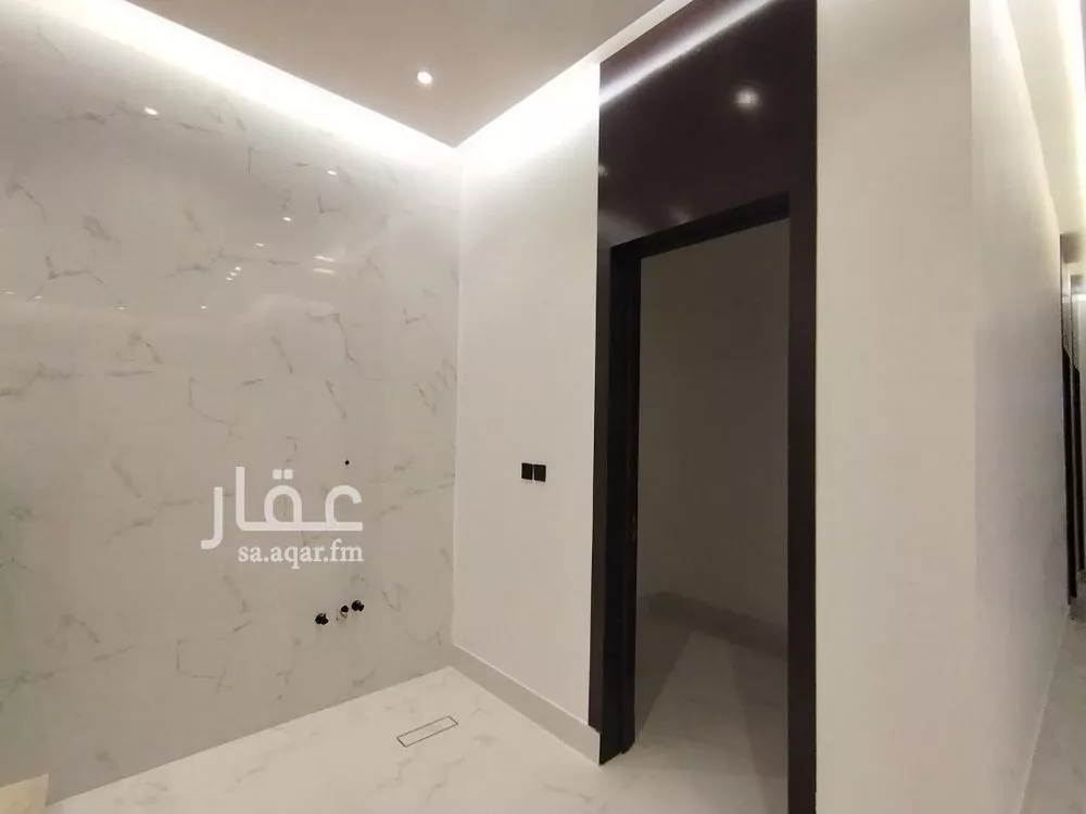 6 bedroom villa in Dhahrat Laban 18