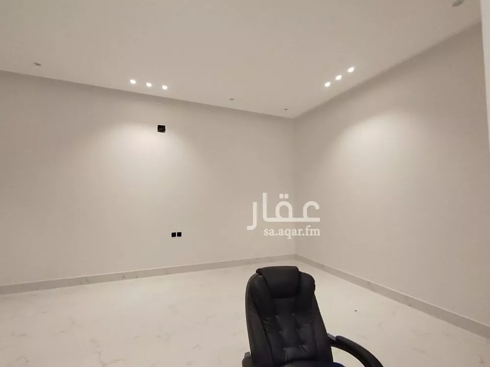 6 bedroom villa in Dhahrat Laban 19