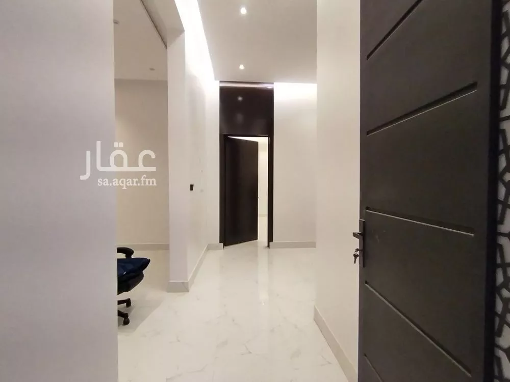 6 bedroom villa in Dhahrat Laban 7
