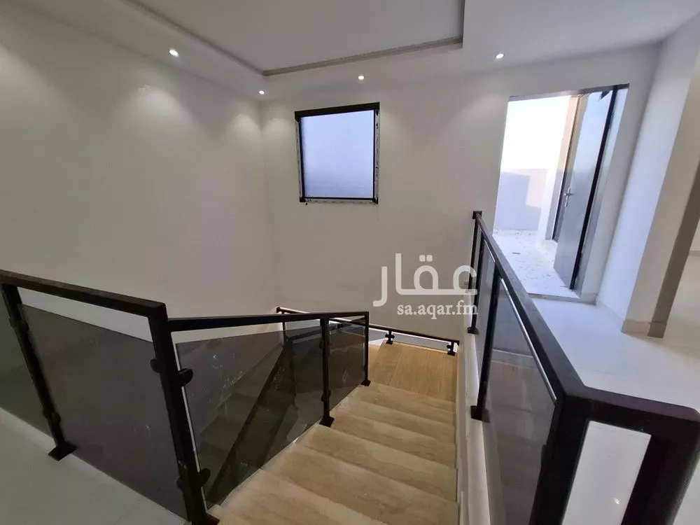 فيلا 5 غرف في طيبة 20