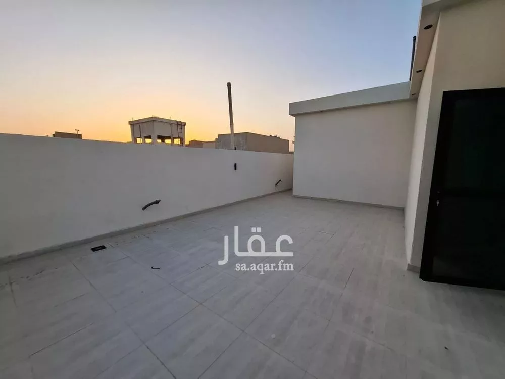 5 bedroom villa in Badr 7
