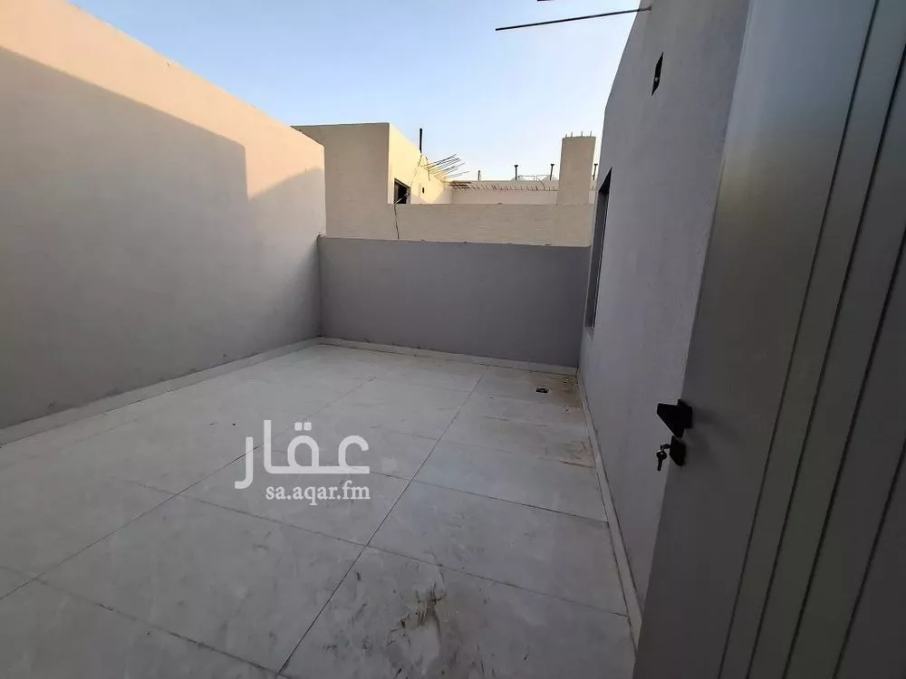 فيلا 5 غرف في بدر 18