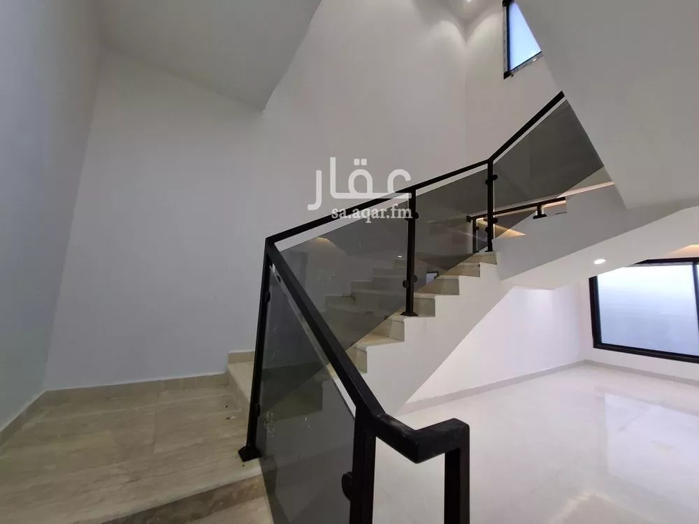 فيلا 5 غرف في بدر 6
