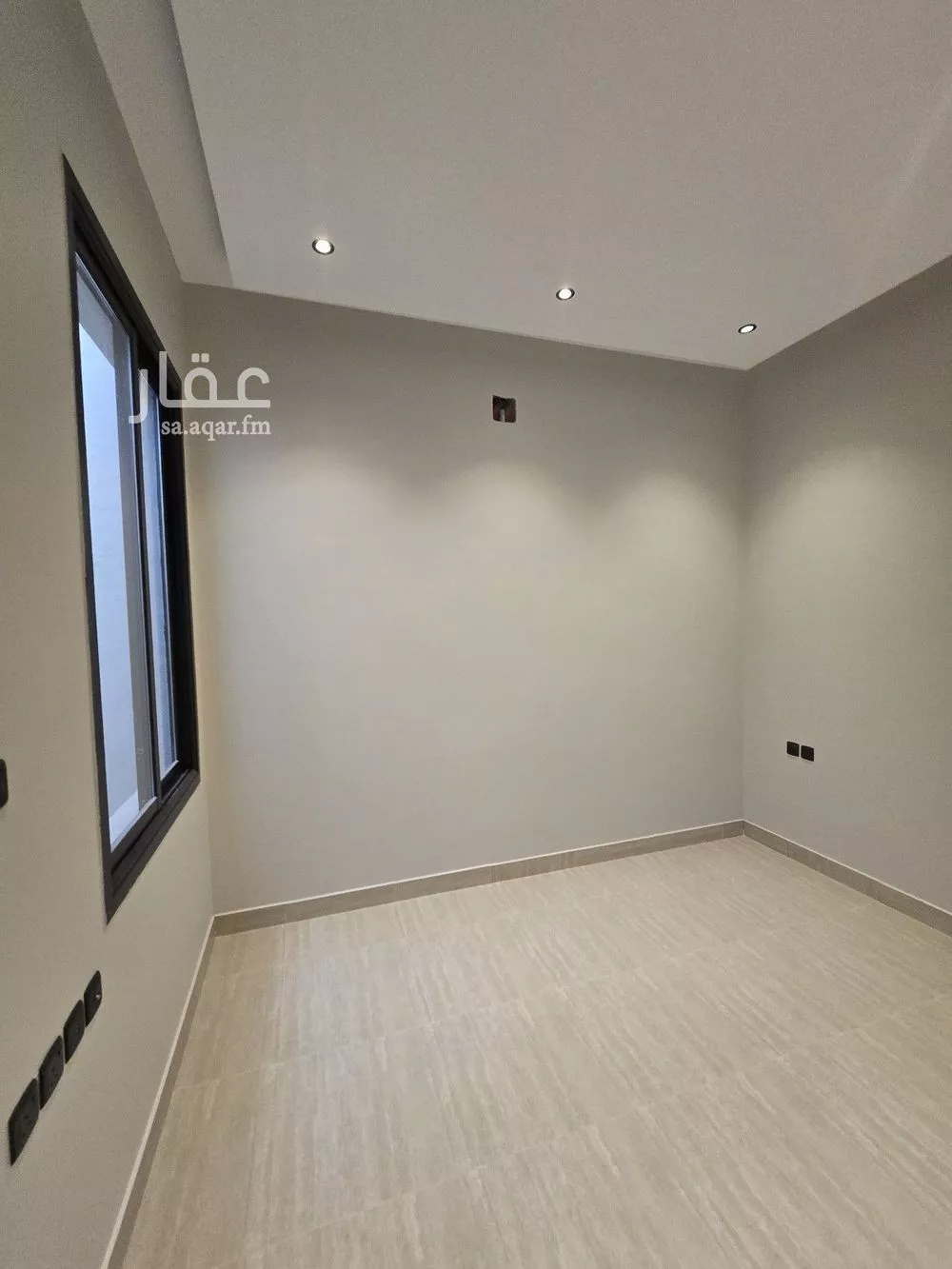 فيلا 5 غرف في الملك فيصل 10