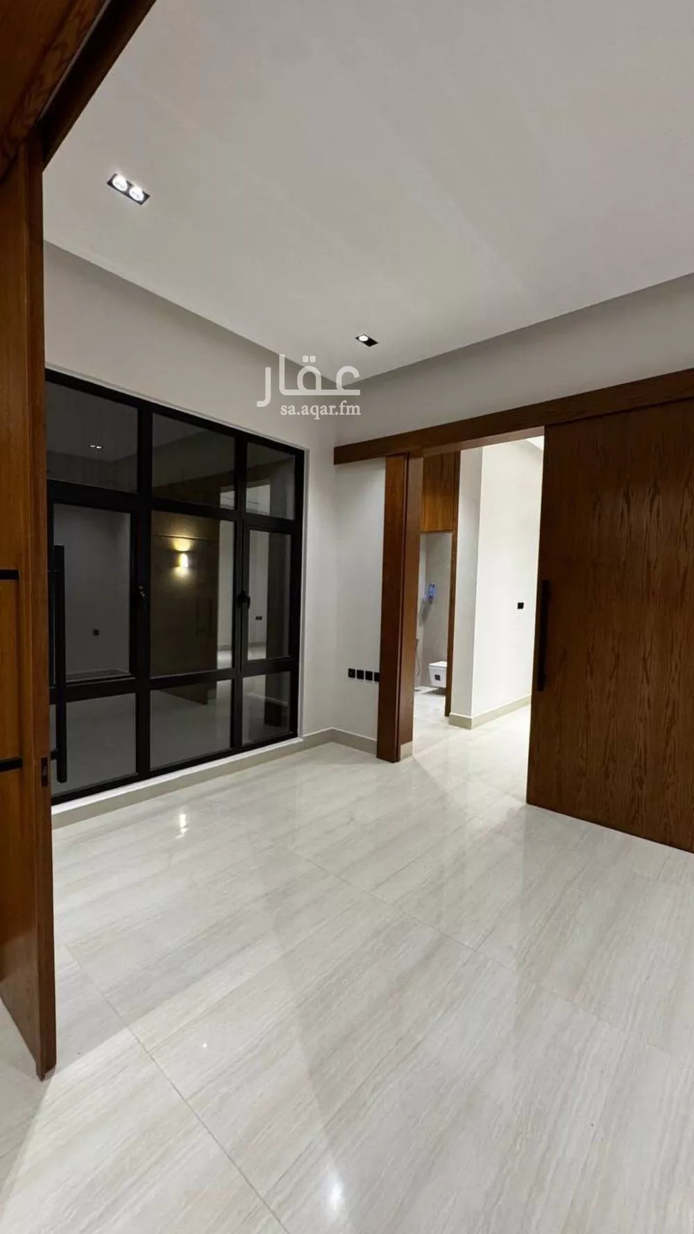فيلا 5 غرف في الملك فيصل 5