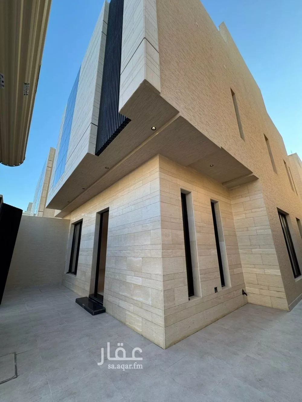 4 bedroom villa in Al Aridh 9