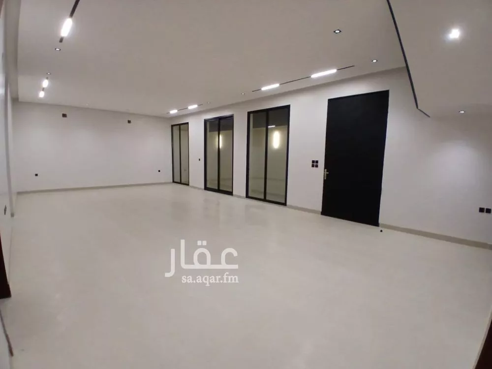 5 bedroom apartment in Al Rimal 8