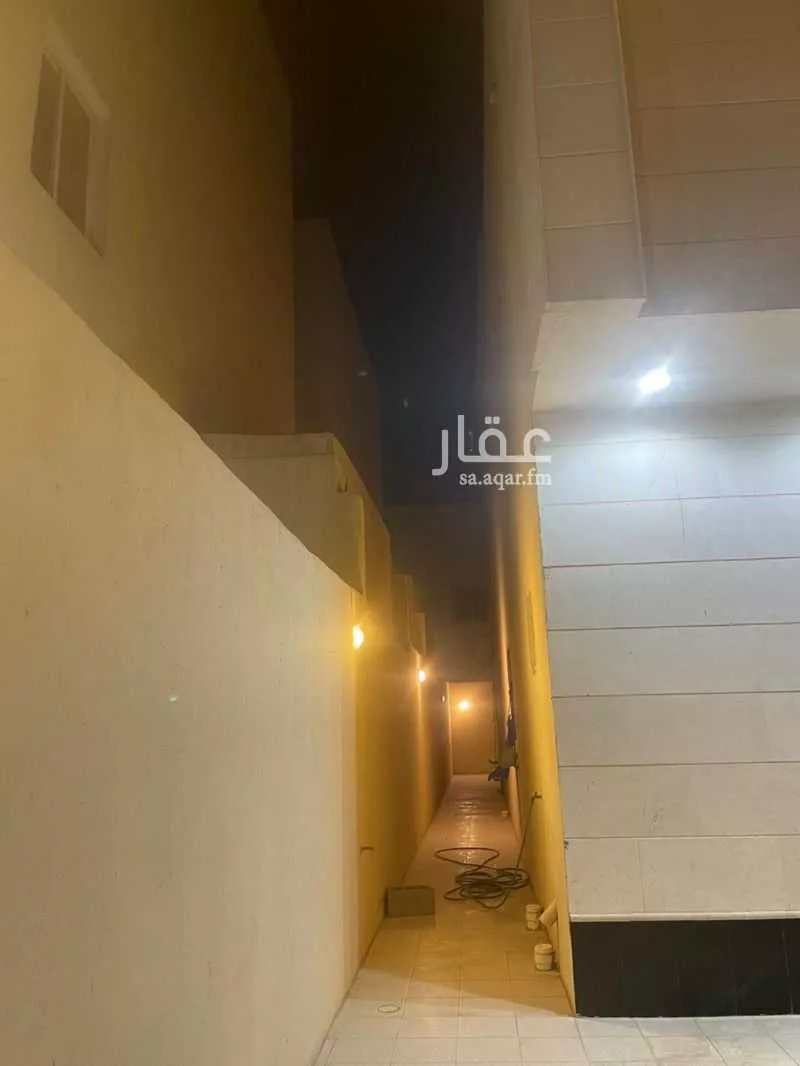 فيلا 8 غرف في اللؤلؤ 4