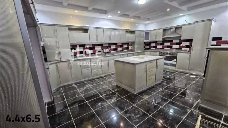 10 bedroom villa in Mudhainib 5