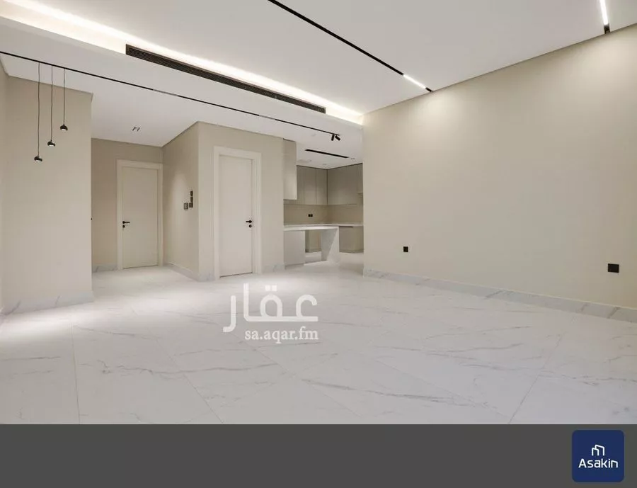 825 sqm building in Al Aridh 12