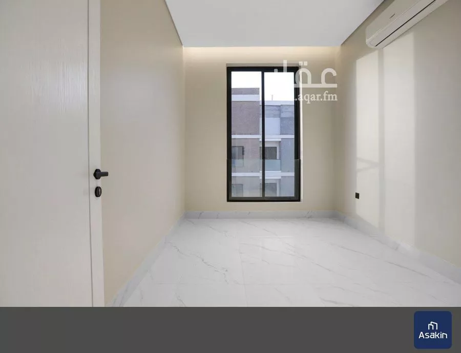 825 sqm building in Al Aridh 4