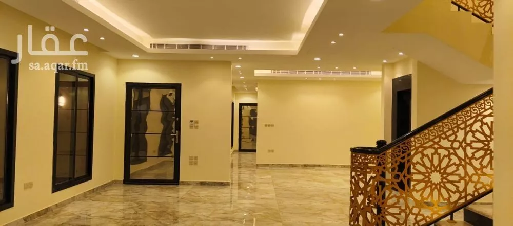 فيلا 5 غرف في العقيق 2