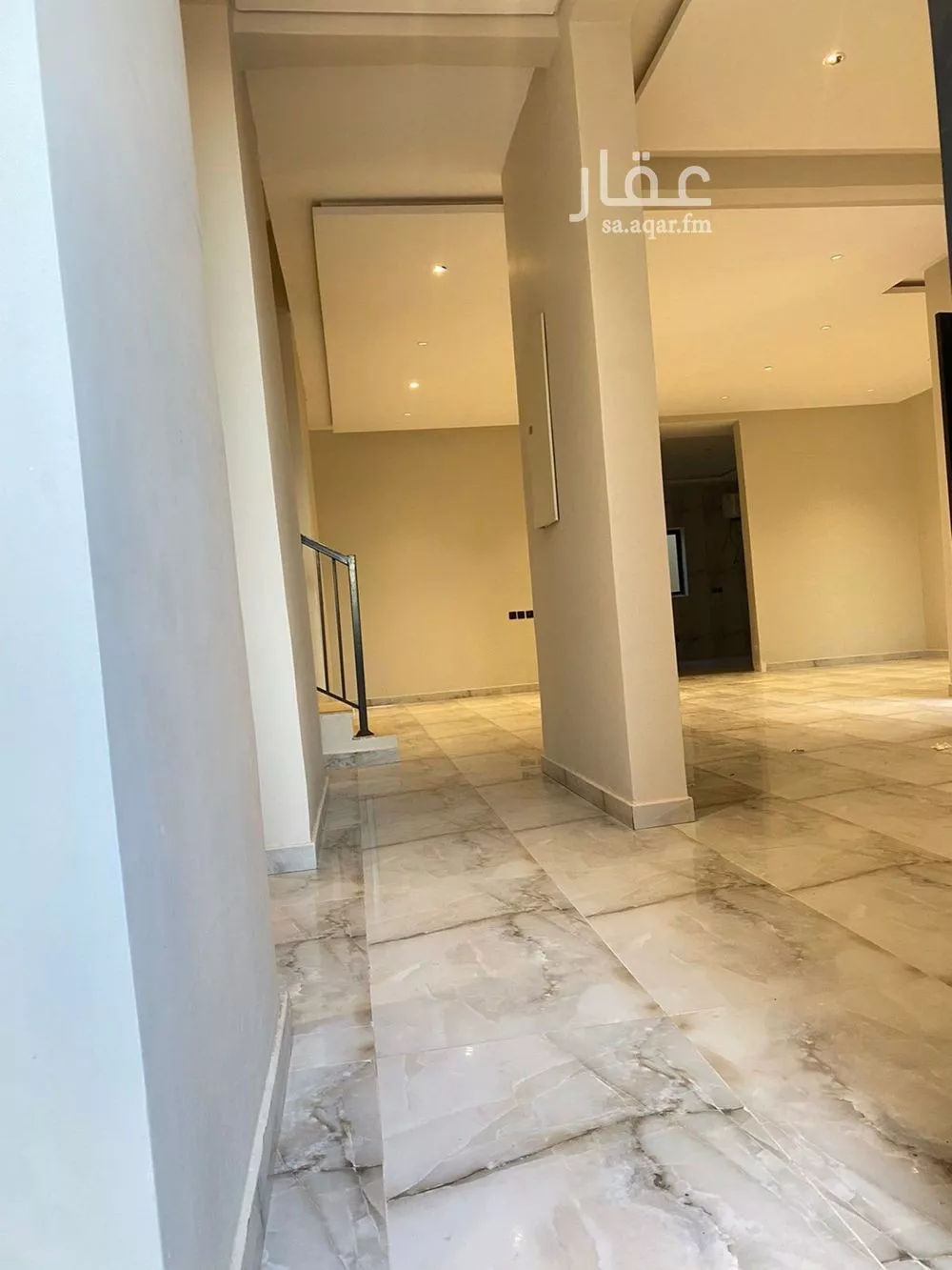 6 bedroom villa in Al Janadriyah 5
