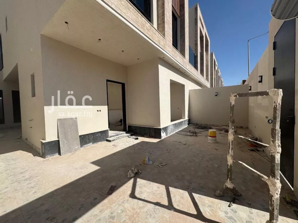 5 bedroom villa in Al Rimal 2