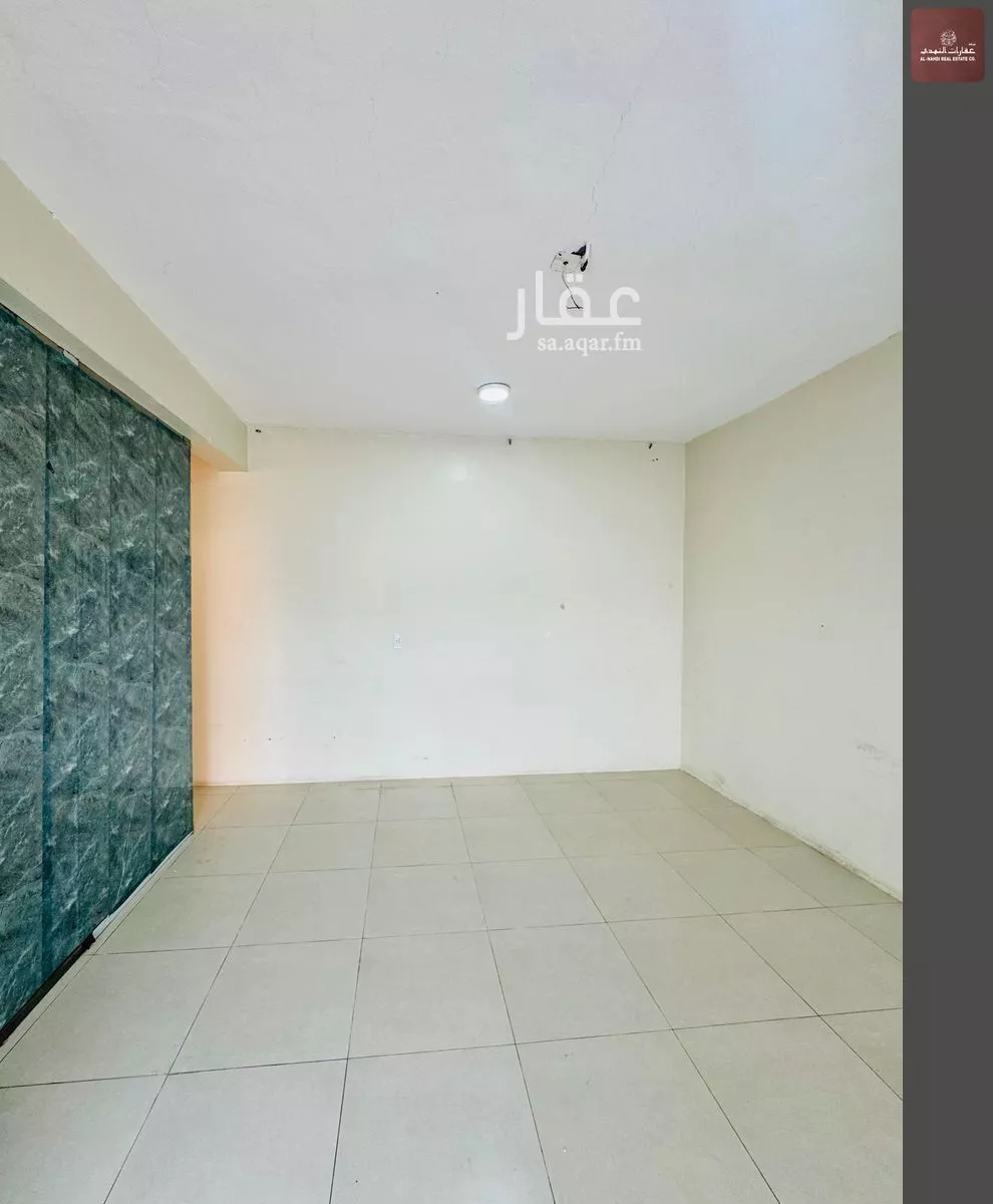 325 sqm shop in Ibn Khaldun 3