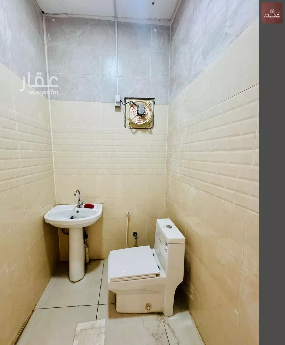 325 sqm shop in Ibn Khaldun 6