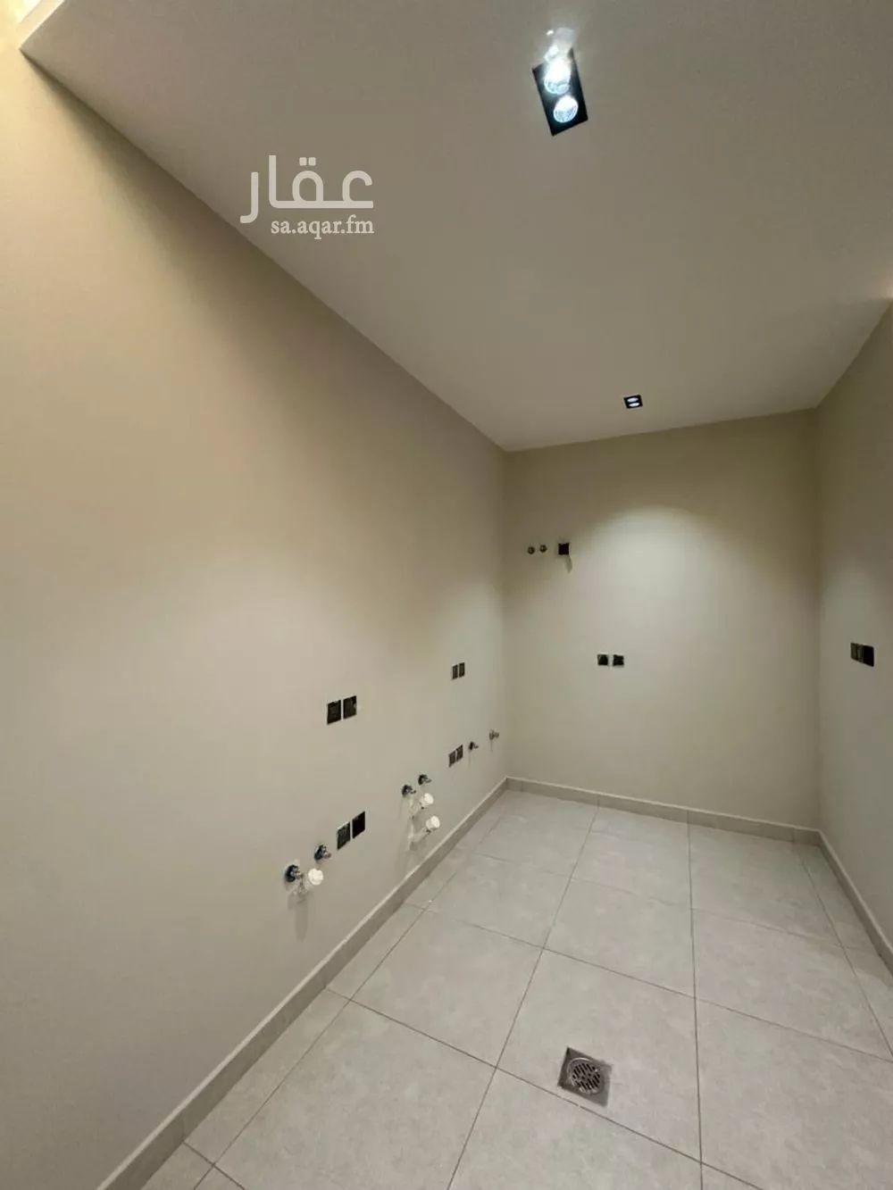 3 bedroom apartment in Al Aziziyah 4