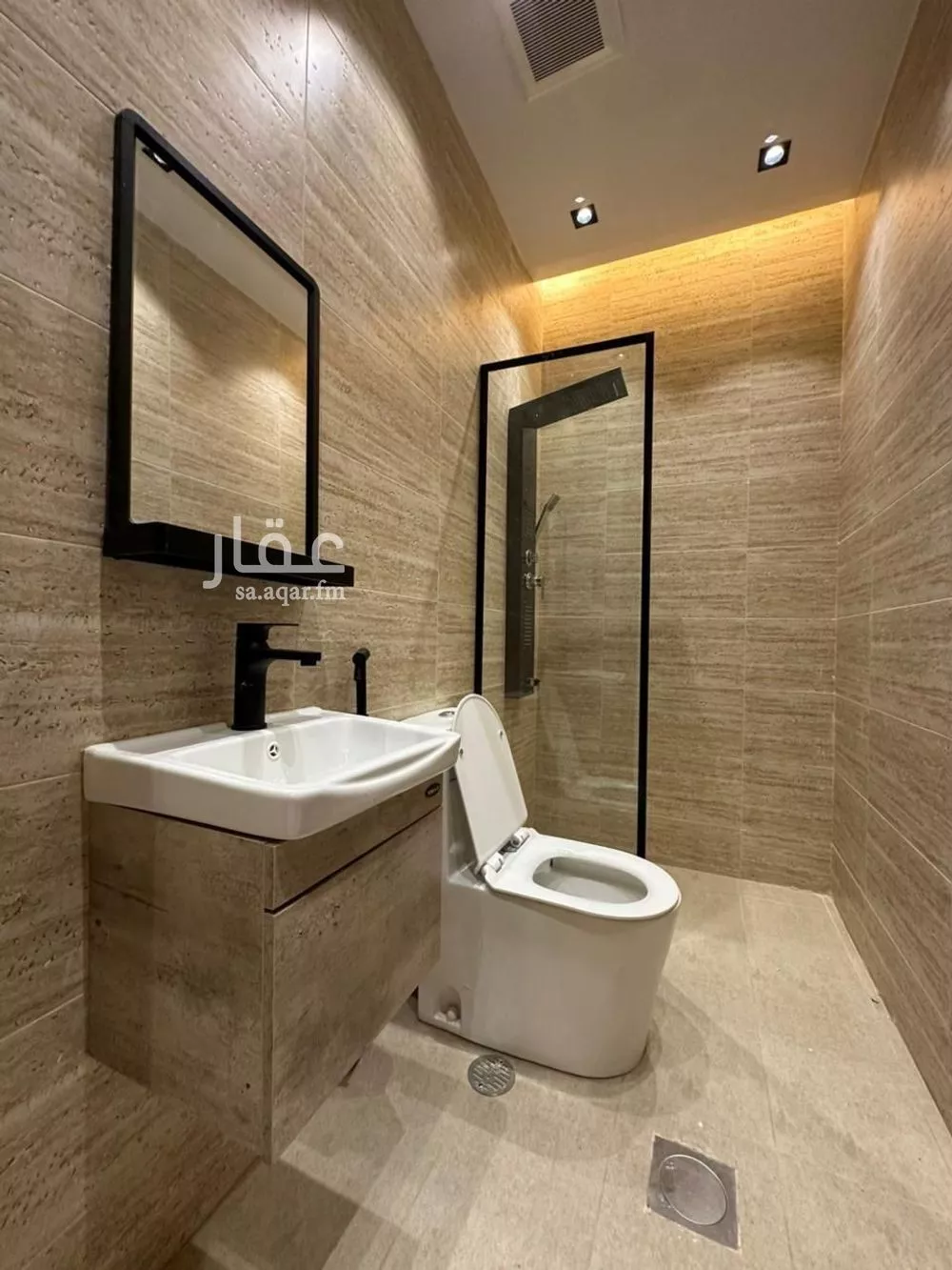 3 bedroom apartment in Al Aziziyah 5