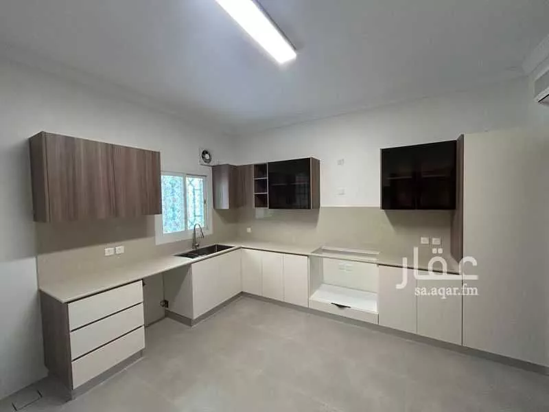 7 bedroom villa in Al Khalidiyyah 11