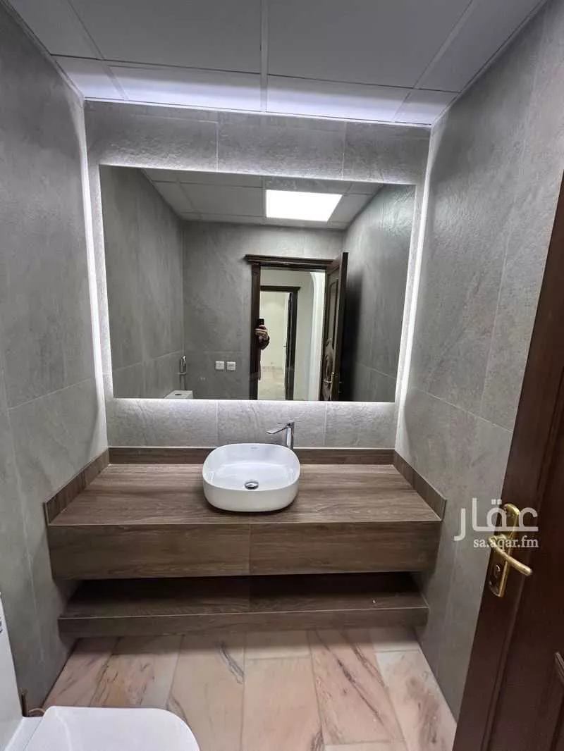 7 bedroom villa in Al Khalidiyyah 12