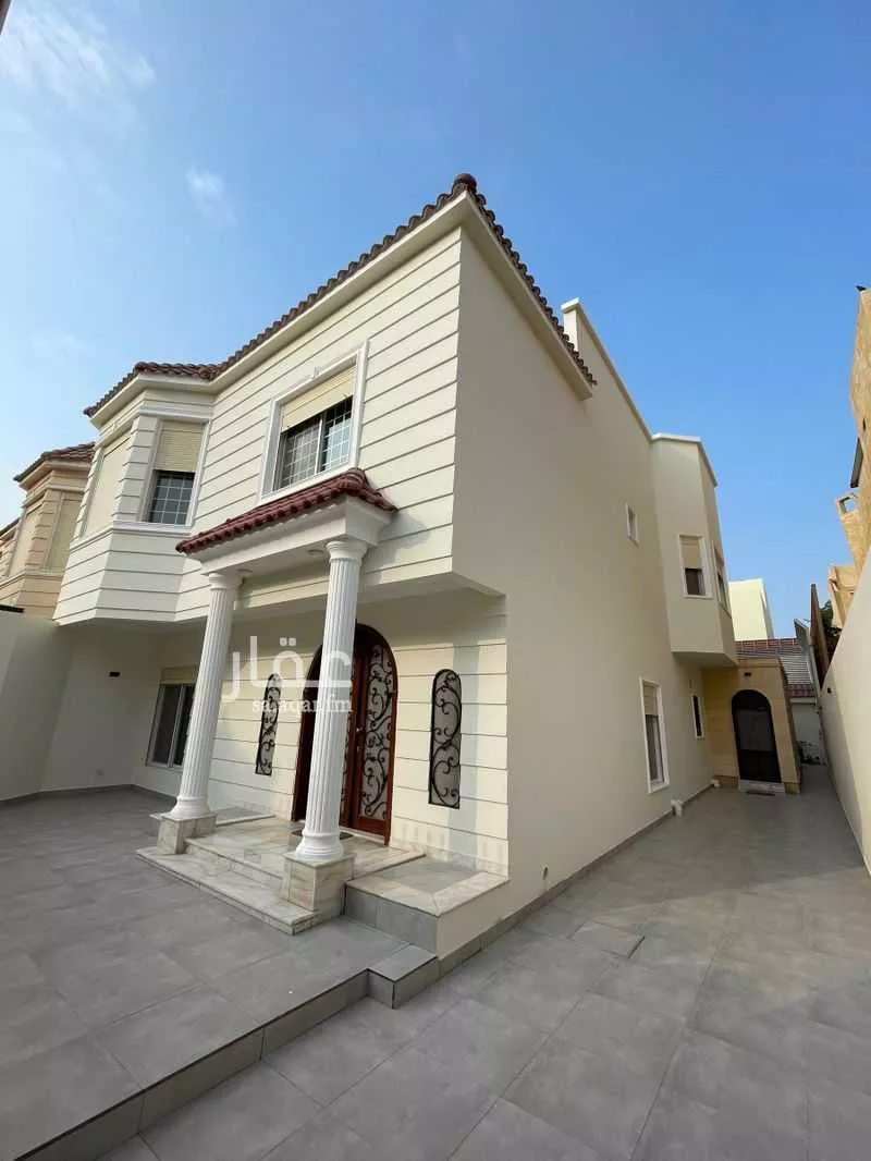 7 bedroom villa in Al Khalidiyyah 4