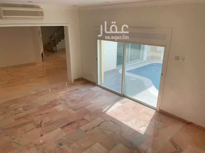 7 bedroom villa in Al Khalidiyyah 7