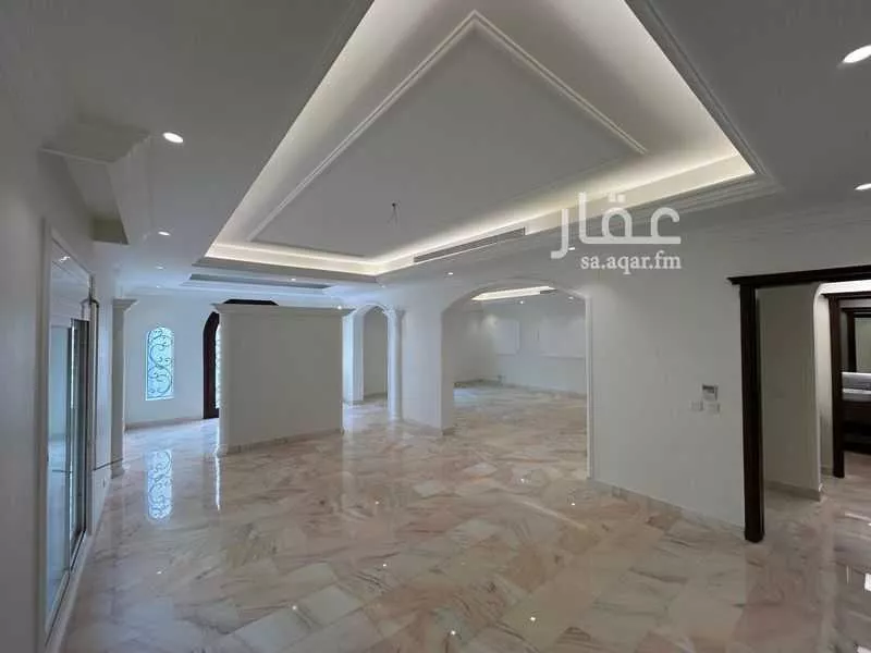 7 bedroom villa in Al Khalidiyyah 9