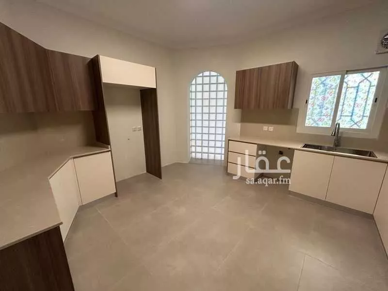 7 bedroom villa in Al Khalidiyyah 10