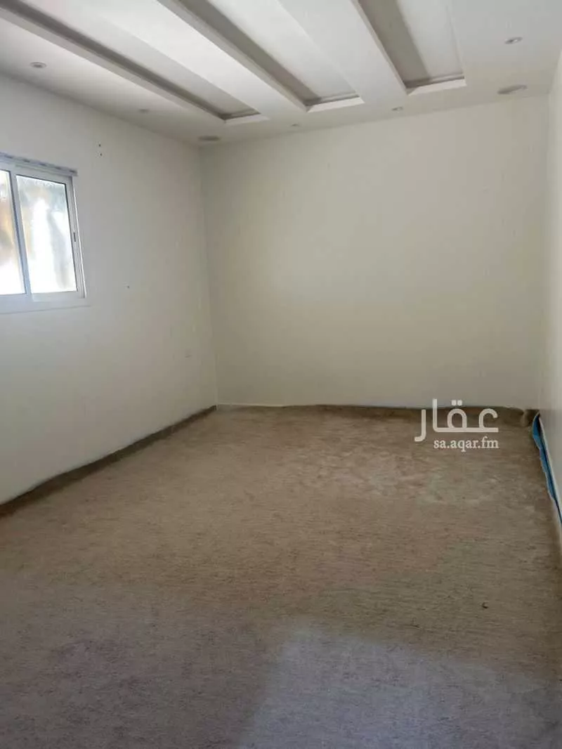 3 bedroom floor in Al Hazm 8