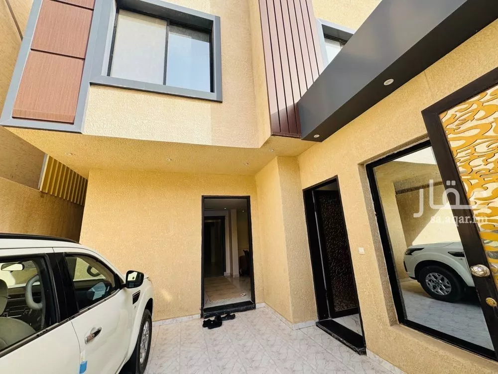8 bedroom villa in Al Aridh 3