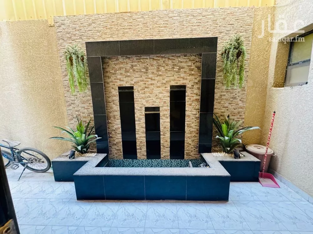 8 bedroom villa in Al Aridh 4