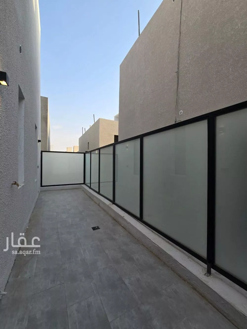 فيلا 5 غرف في الشرق 8