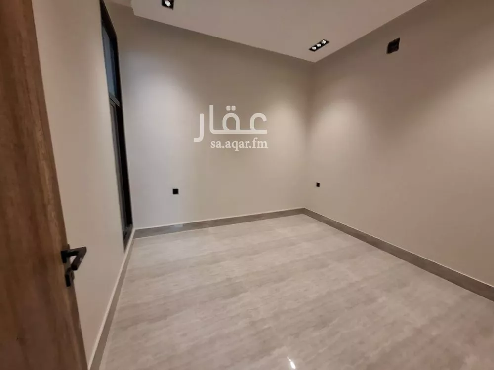فيلا 5 غرف في الرمال 13