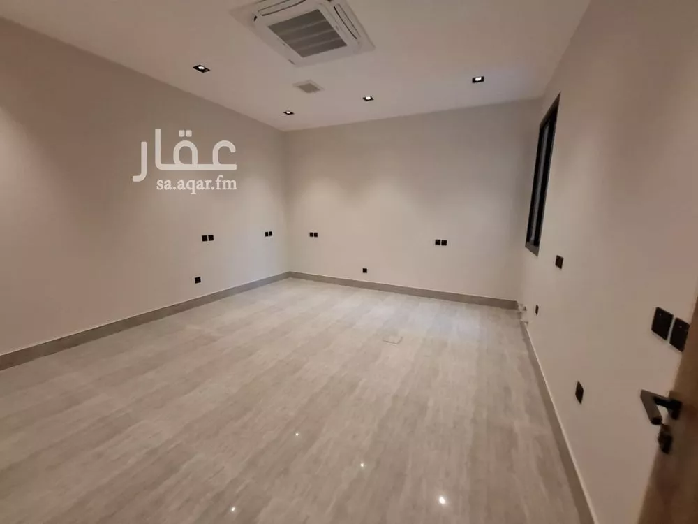 فيلا 5 غرف في الرمال 7