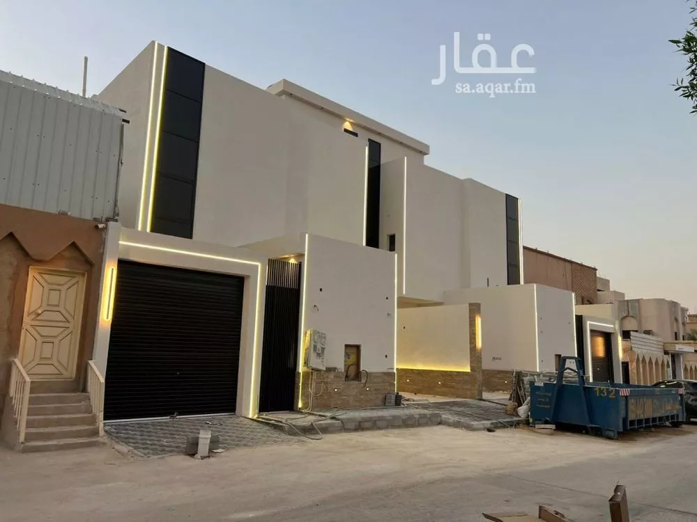 5 bedroom villa in Badr 4